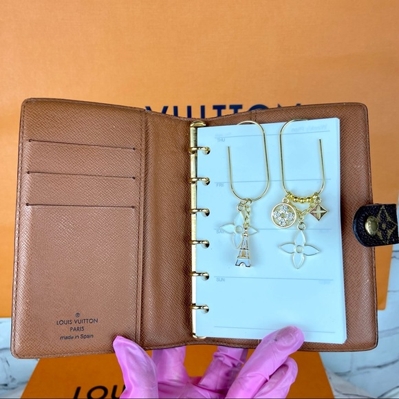 Louis Vuitton PM Size Planner Agenda with paper clips - Picture 6 of 14